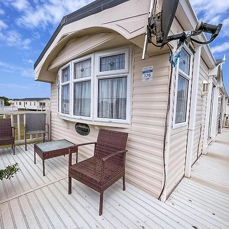 Brilliant Caravan For Hire At Manor Park In Hunstanton Norfolk Ref 23176K Hotel Exterior photo