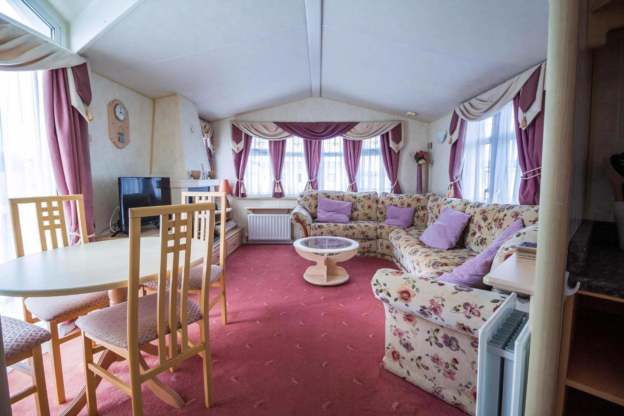 Brilliant Caravan For Hire At Manor Park In Hunstanton Norfolk Ref 23176K Hotel Exterior photo
